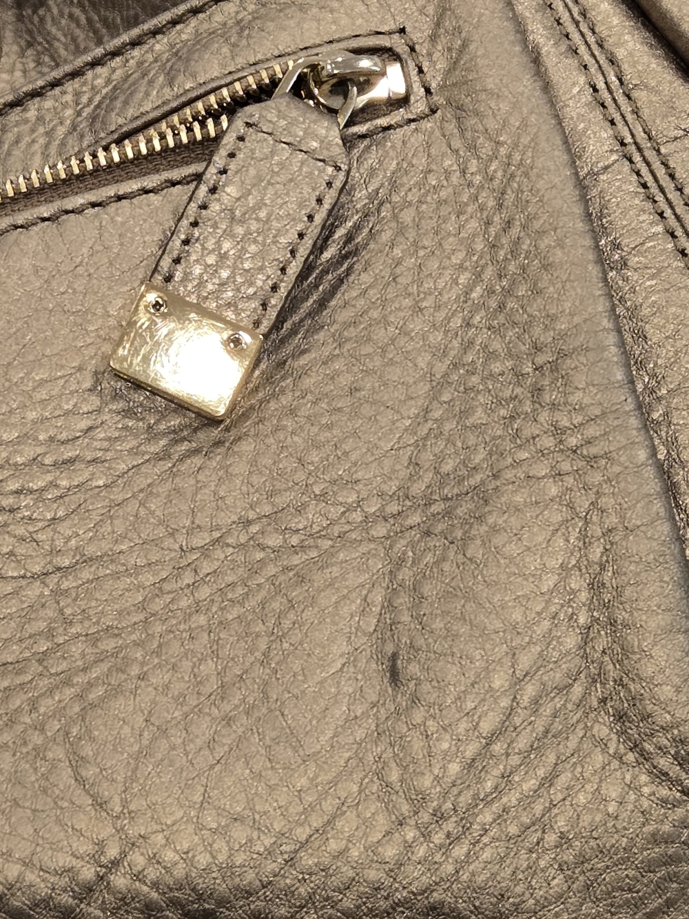 Michael Kors Latyon Large Gold Metallic Hobo Bag - Picture 15 of 16